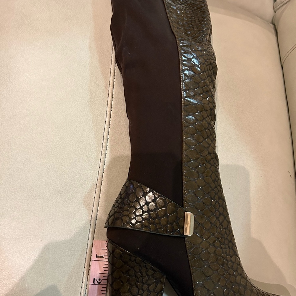 Boots over knee - Picture 4 of 7
